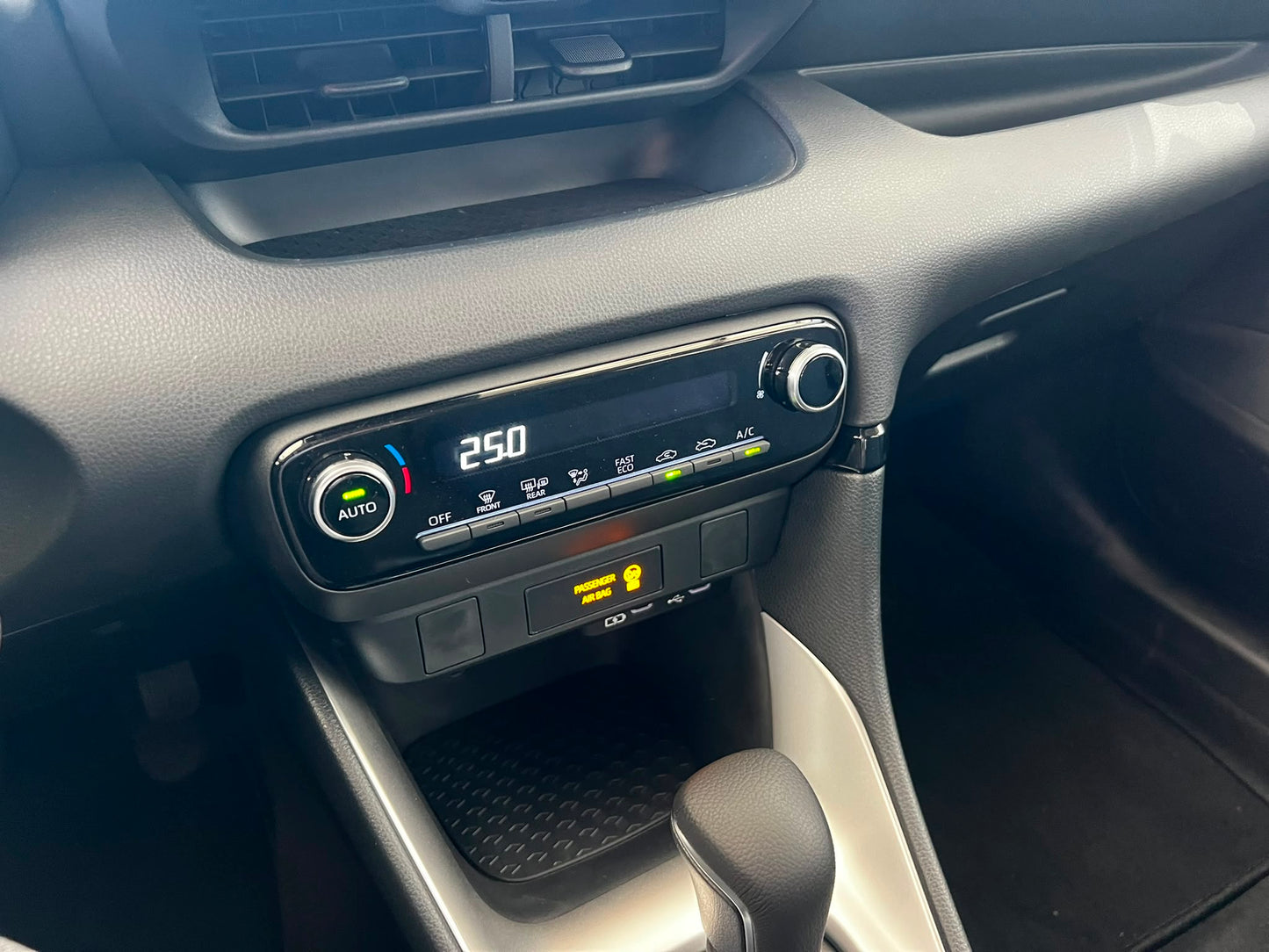 Yaris Hybrid  ECO