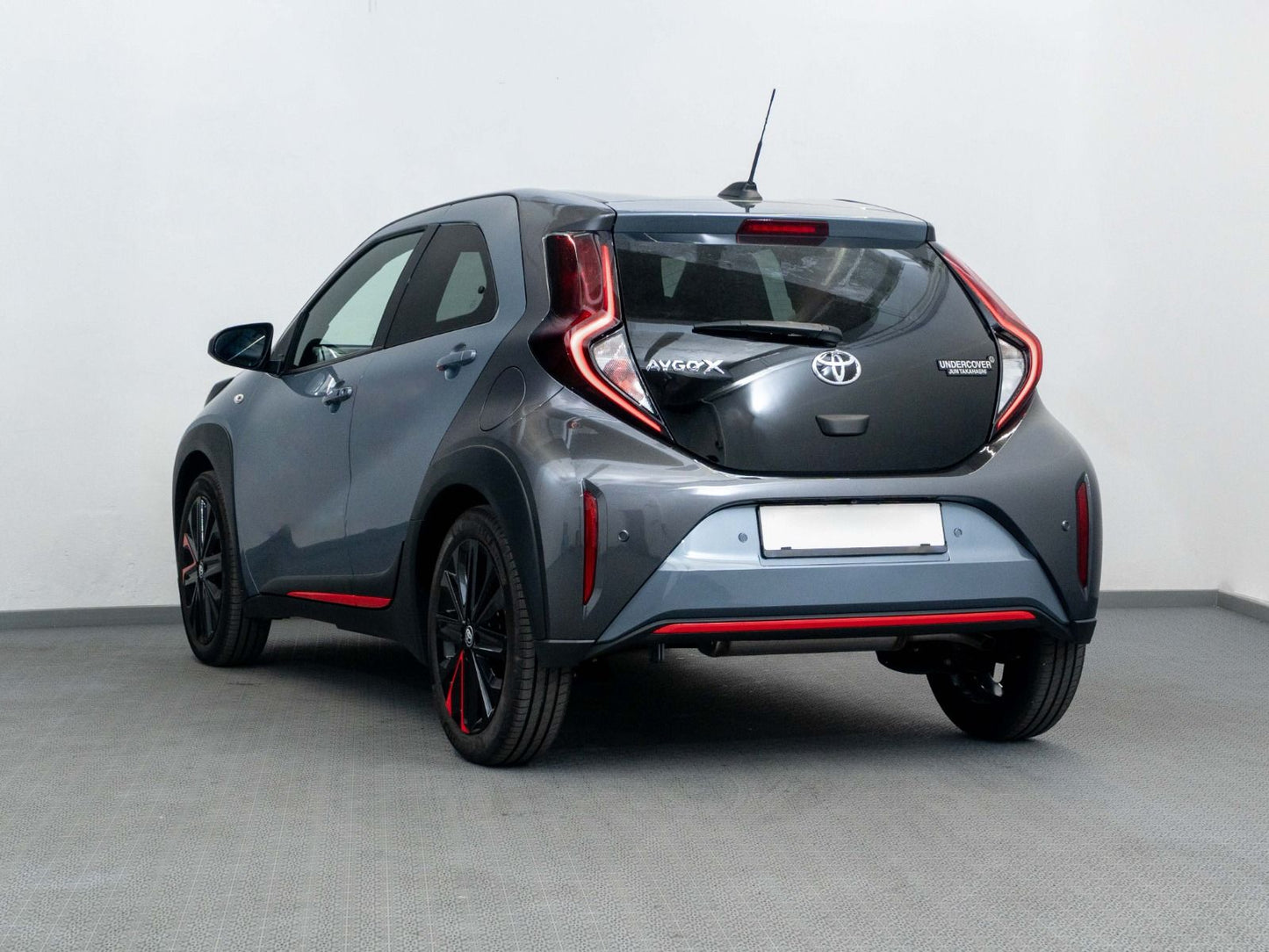 Toyota Aygo X 1.0 VVT-I Undercover CVT