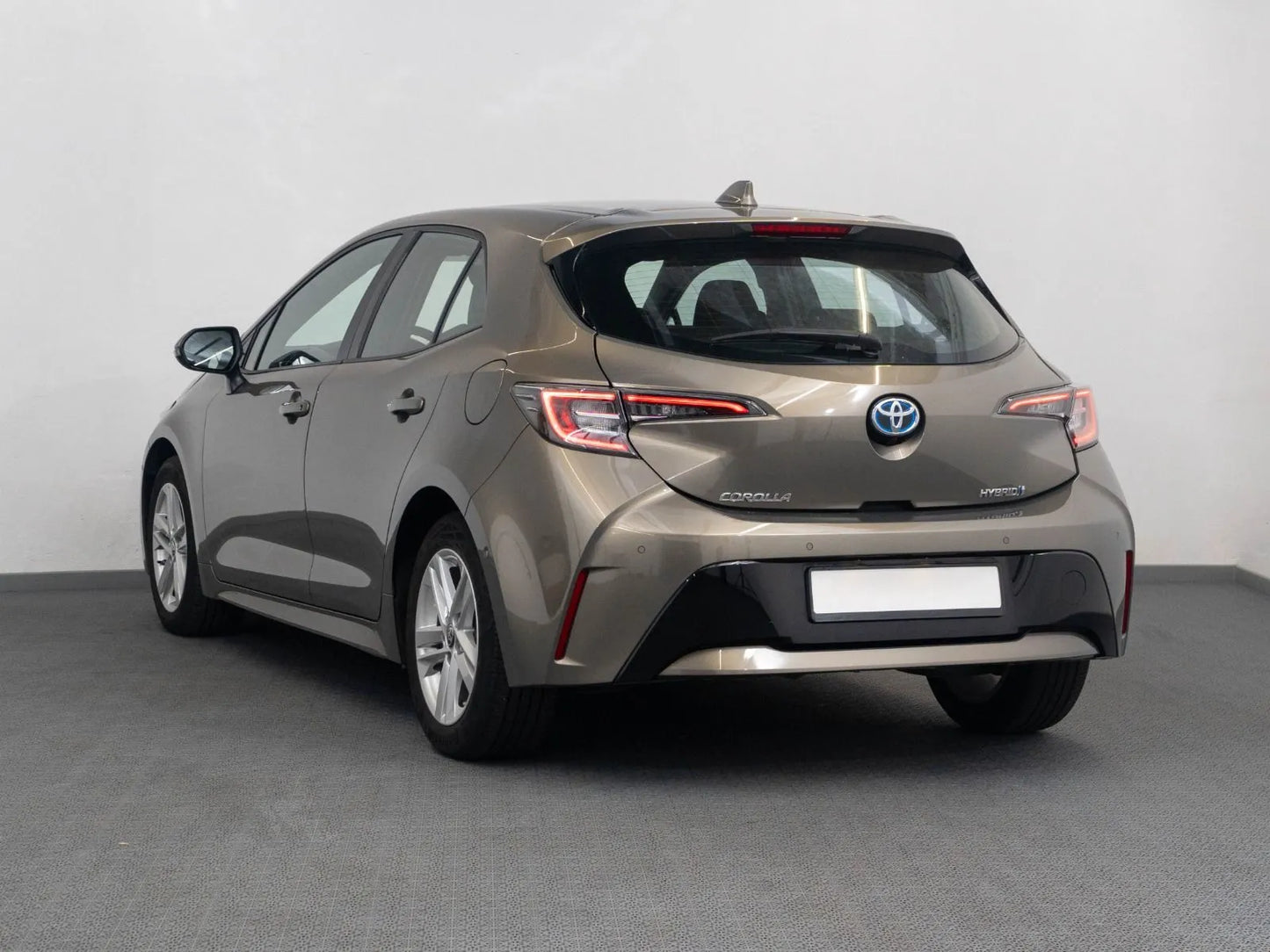 Corolla HB 1.8 Hybrid Dynamic Oxide Bronze