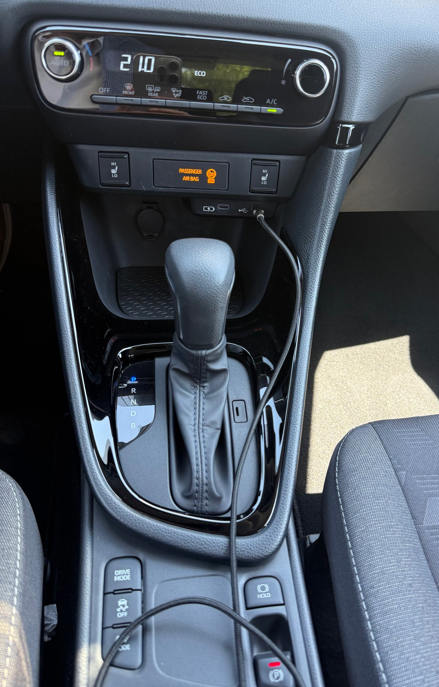Yaris Hybrid  Business