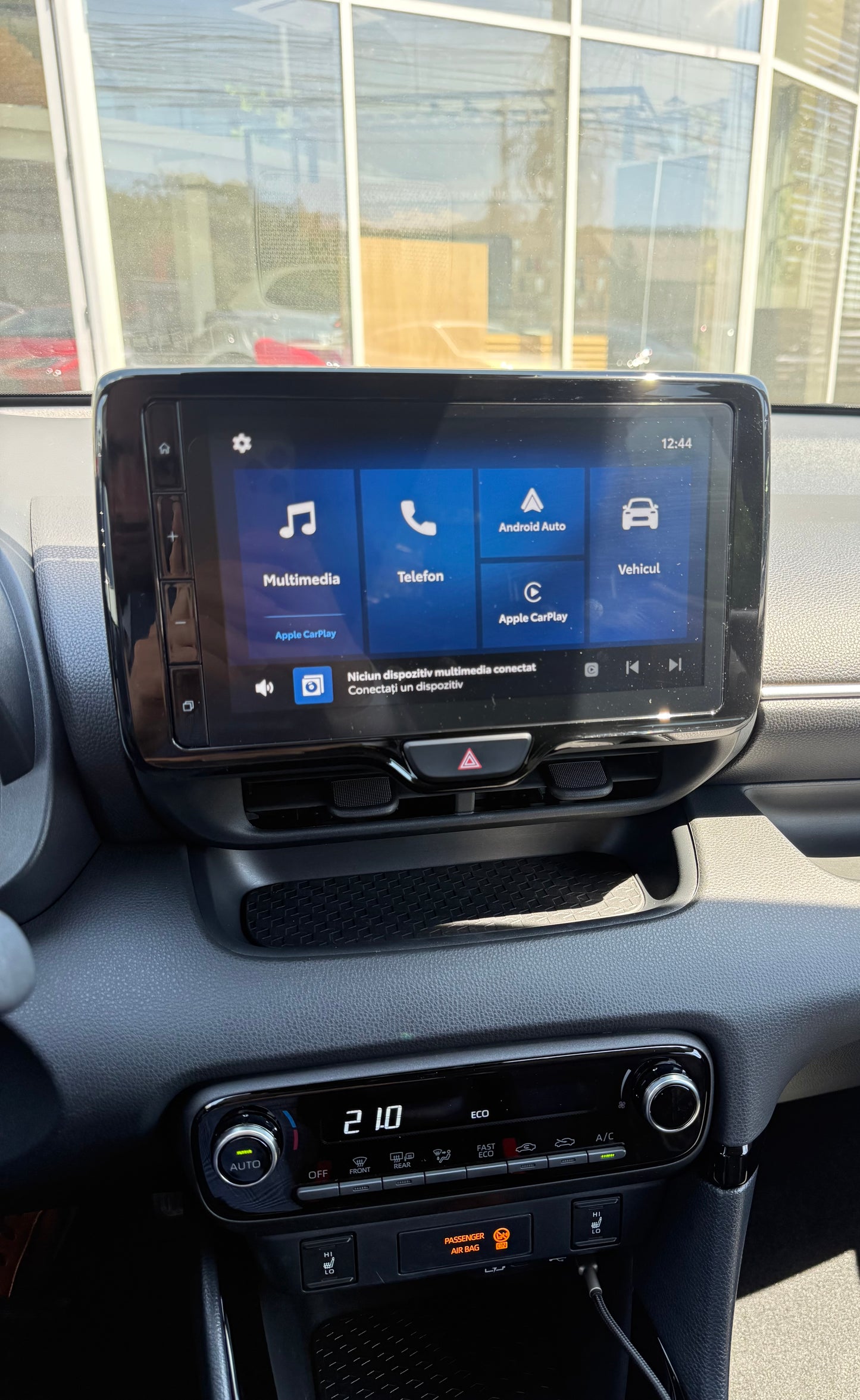 Yaris Hybrid  Business