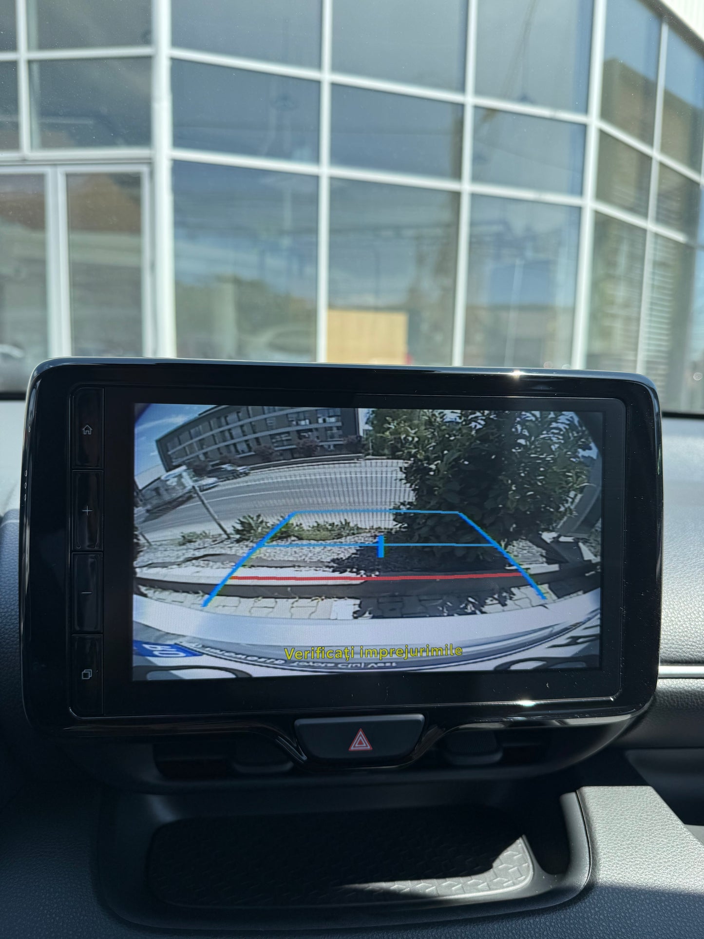 Yaris Hybrid  Business