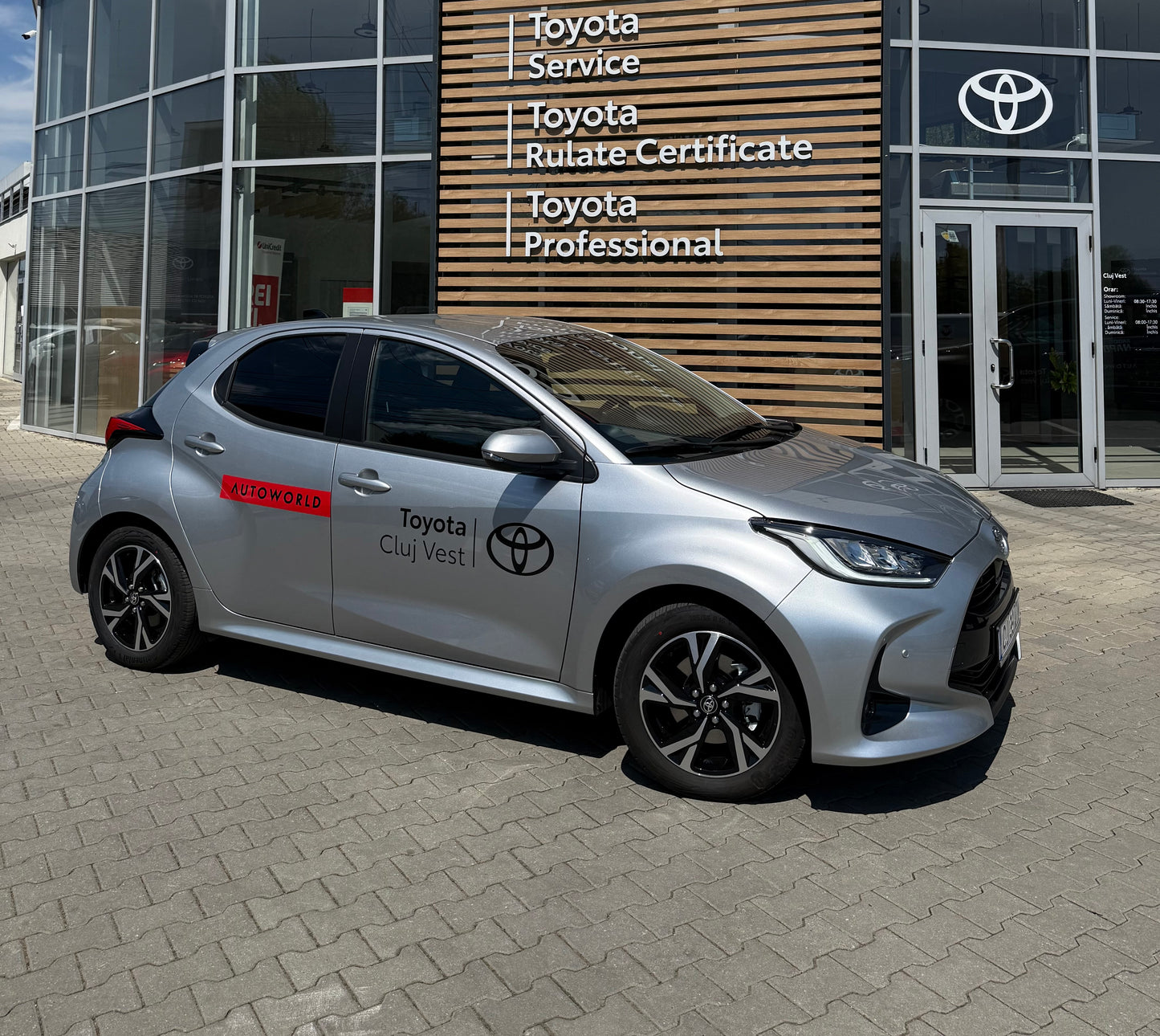 Yaris Hybrid  Business