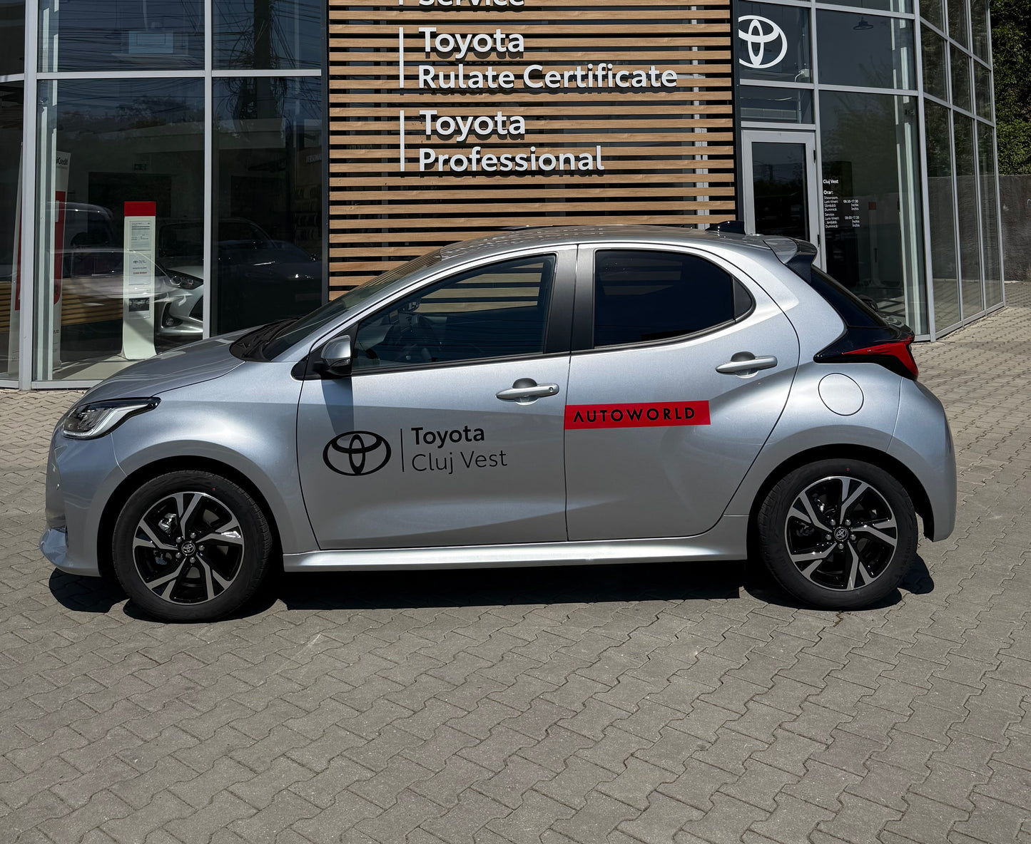 Yaris Hybrid  Business
